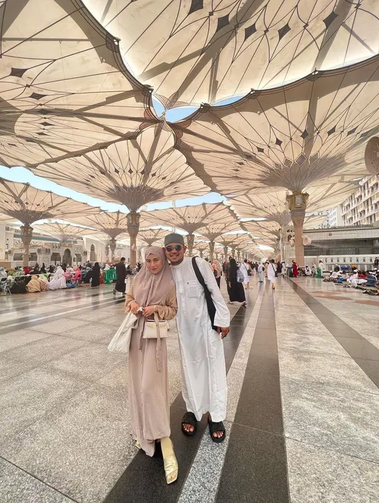 Gilang Widya Permana dan Shandy Purnamasari (Instagram/juragan_99)