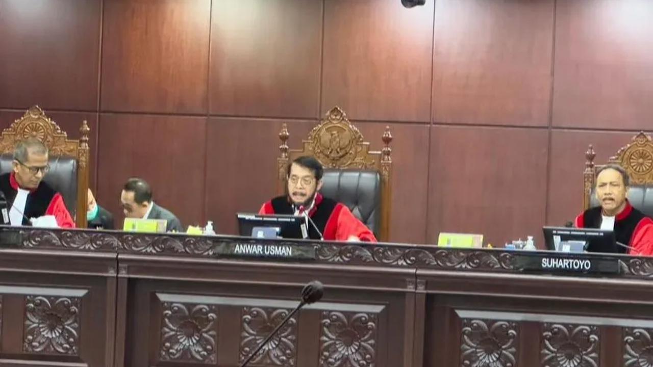 1. Anwar Usman Menjadi Hakim dengan Laporan Terbanyak<br>