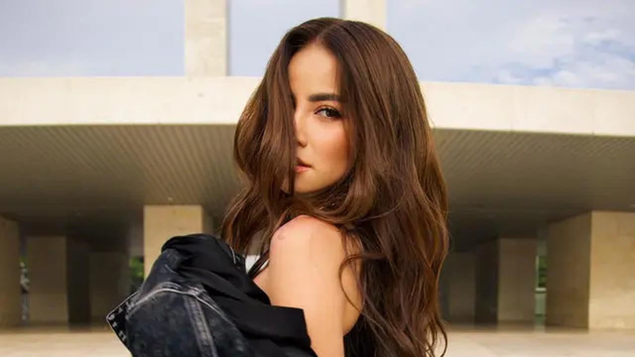 Model Rambut Panjang Olla Ramlan, Cantik dan Elegan