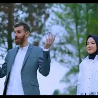 Nissa Sabyan dan Adam Ali bekolaborasi di lagu Al Barq Al Yamani.