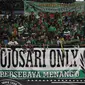 Bonekmania mendukung Persebaya Surabaya. (Liputan6.com/Dimas Angga P)