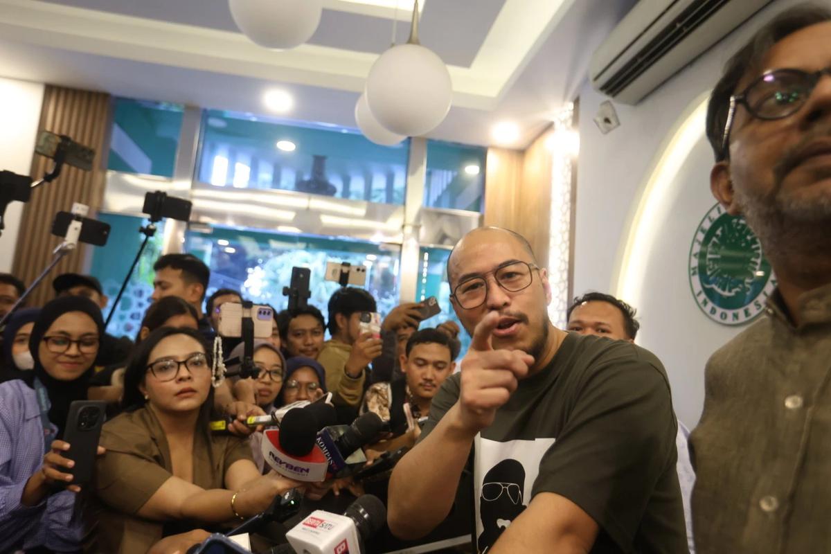 FOTO: Pandji Pragiwaksono Datangi MUI untuk Tabayun Materi Komedi