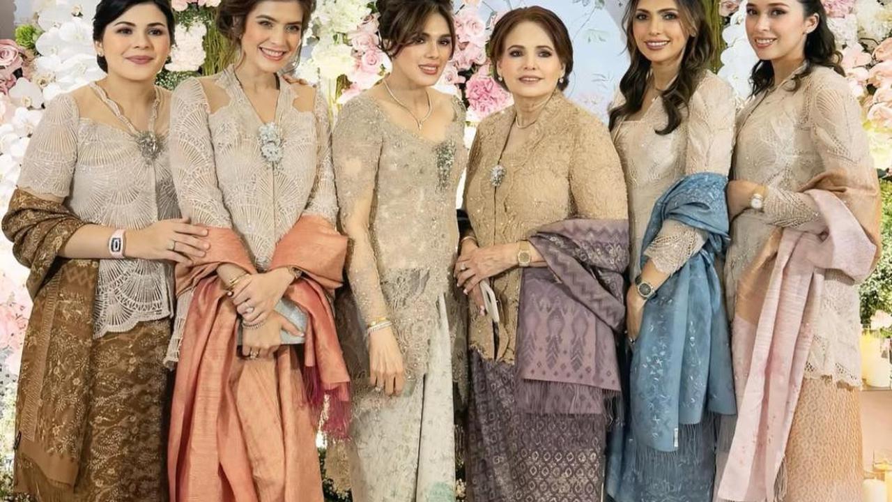 7 Potret Carissa Puteri Kompak Bareng Keluarga Elegan dan Serasi, Intip Momen di Acara Tunangan Shalva Rizaldi