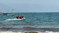Berenang Pagi di Pantai Karangnaya, Wisatawan Jakarta Mendadak Hilang