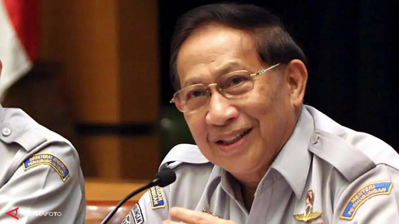 menhub-e.e-mangindaan130415c.jpg