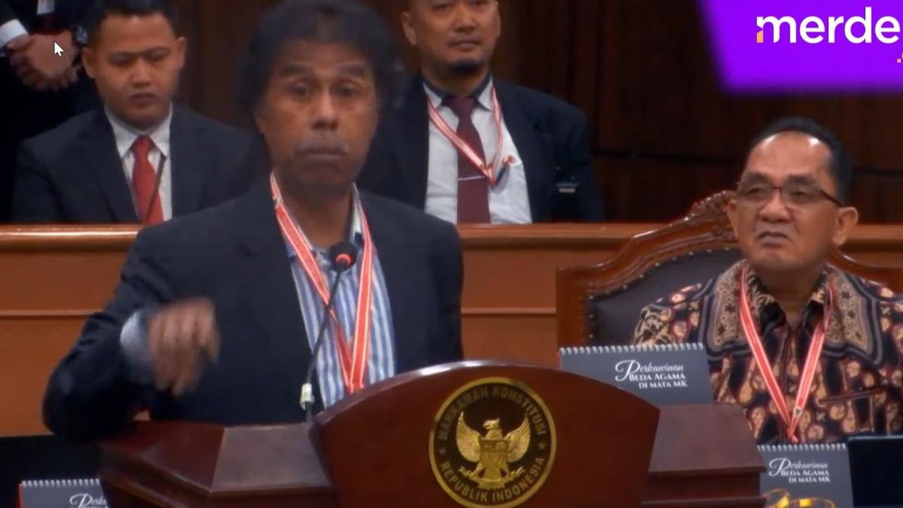 VIDEO: Satu Ruangan MK Ngakak, Ketua MK 'Ledek' Margarito Kamis Ahli Prabowo Dibalas Jawaban Kocak