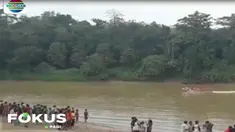 Saksi mata di lokasi kejadian menyatakan korban yang berusia 35 tahun itu tengah mandi di jamban sungai, tiba-tiba seekor buaya menarik pakaiannya.