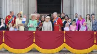 Para anggota keluarga Kerajaan Inggris menghadiri upacara peringatan ulang tahun Ratu Elizabeth II di Istana Kensington. (dok. Daniel LEAL-OLIVAS / AFP)