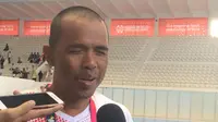 Iberamsyah merupakan mantan penjaga kolam yang kini menjadi perenang di Asian Para Games 2018. (Bola.com/Zulfirdaus Harahap)