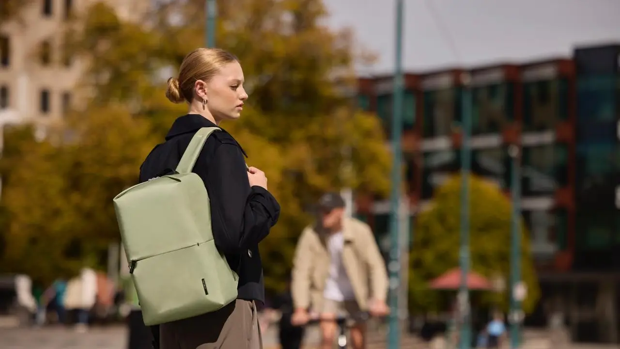 Transformasi Ransel Bisnis yang Stylish, Ultra-Ringan Terinspirasi Origami!