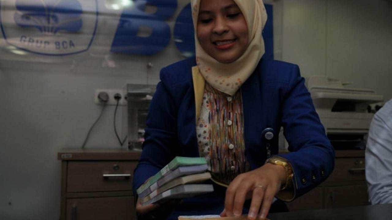 Warga serbu penukaran uang receh keliling di Monas