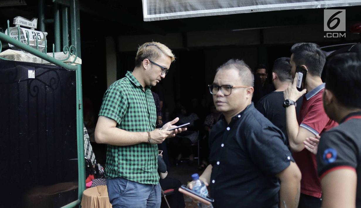 Foto Penghormatan Terakhir Badai Untuk Andika Kerispatih Showbiz Liputan6 Com