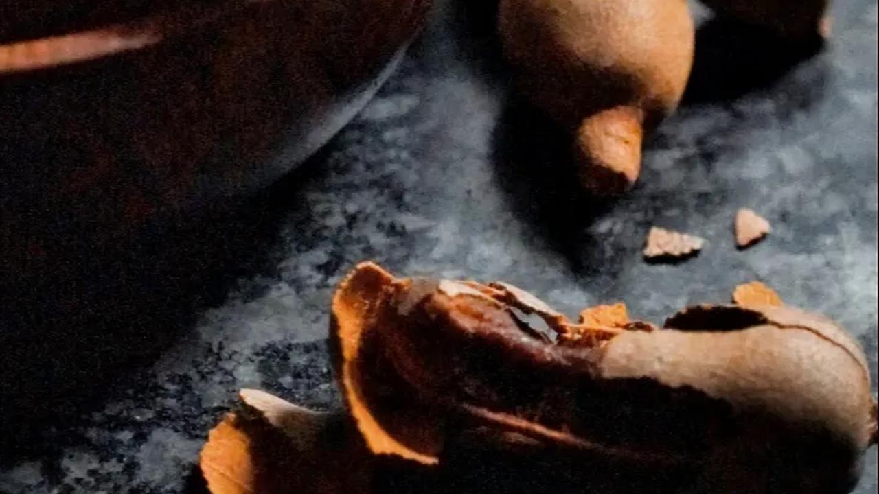 4. Gosok dengan Asam Jawa