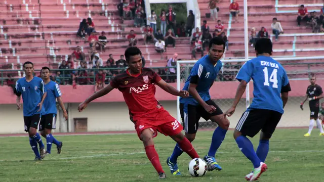 Persis Solo