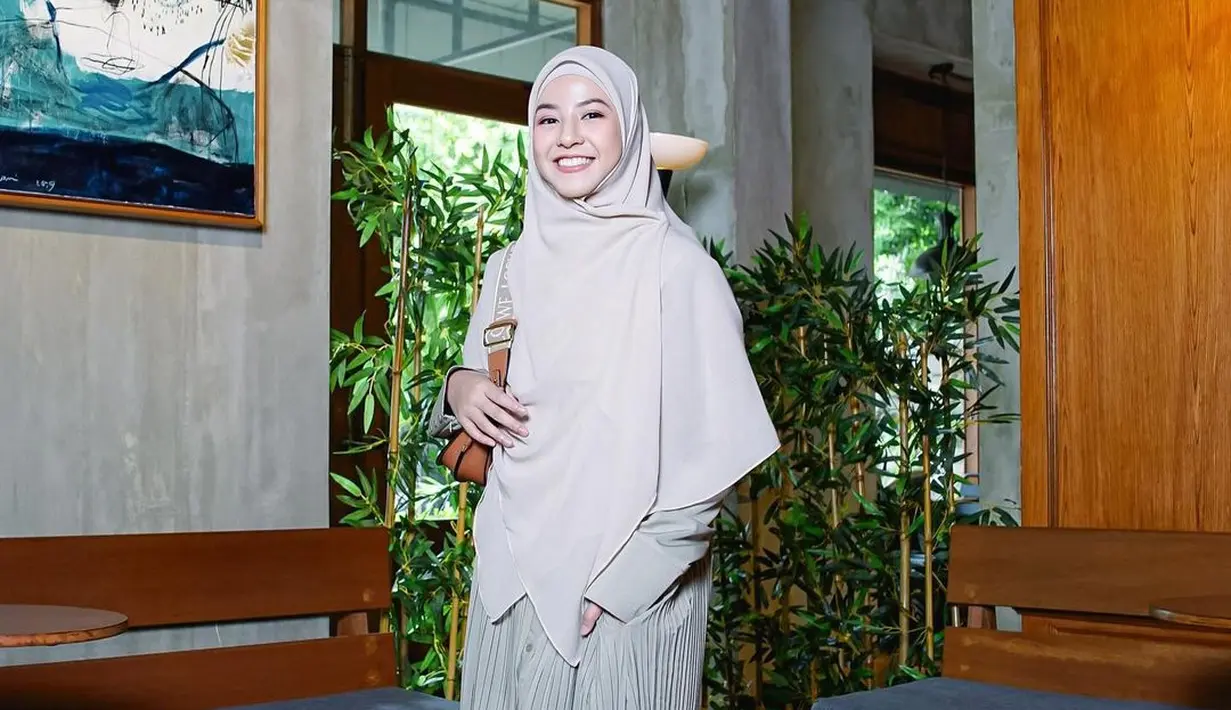 Model hijab Natasha Rizki [Instagram/natasharizkynew]