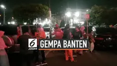 Gempa Banten terasa hingga Jakarta membuat pasien dan pengunjung rumah sakit panik di Depok, Jawa Barat dievakuasi keluar rumah sakit.