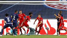 Pemain Bayern Munchen, Kingsley Coman, melakukan selebrasi usai mencetak gol ke gawang Paris Saint-Germain (PSG) pada laga final Liga Champions di Stadion The Luz, Portugal, Senin (24/8/2020). Bayern Munchen menang 1-0 atas PSG. (Matthew Childs/Pool via AP)