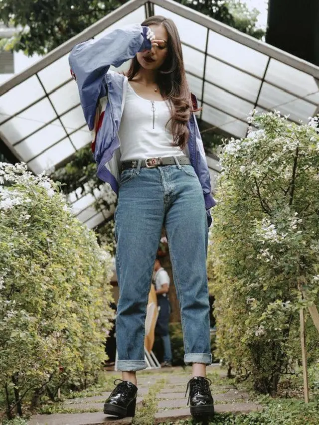 [Bintang] Disebut Vlogger Paling Populer, Cantiknya Abel Cantika dengan Makeup yang Flawless