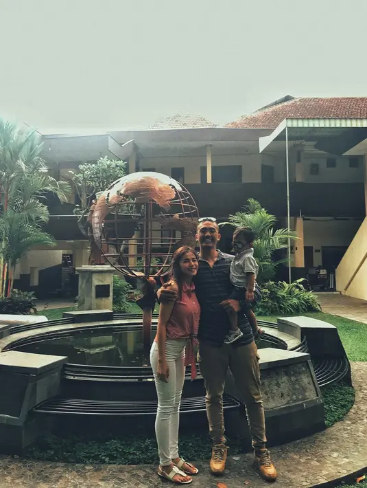 Beberapa kali Rizky Firdaus Wijaksana atau lebih dikenal Uus menjadi perbincangan warganet. Sering dibully warganet. Banyak pelajaran yang diambil dari banyaknya komentar miring haters. (Instagram/uusbiasaaja)