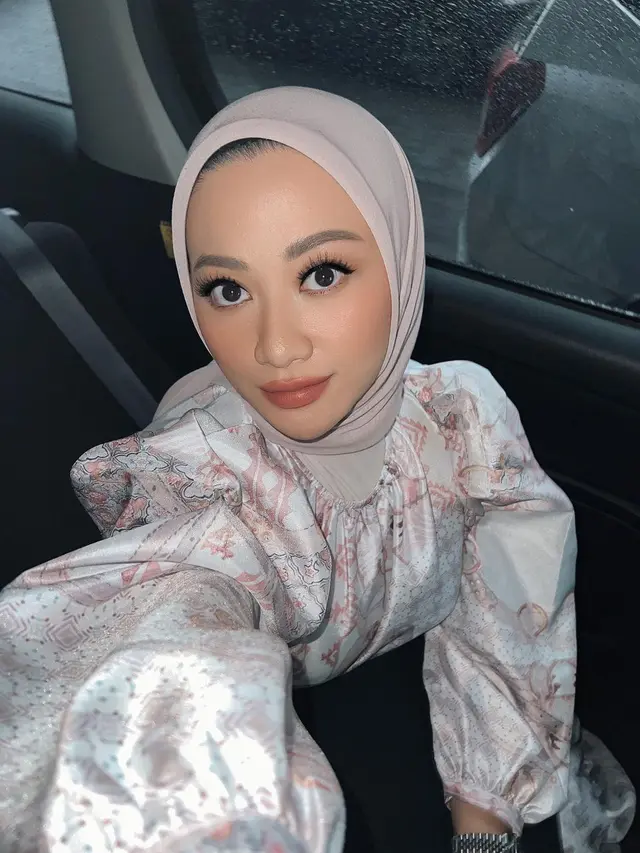 Allyssa Hawadi Gandeng Dian Pelangi untuk Tren Fashion Ramadan 2024 ...