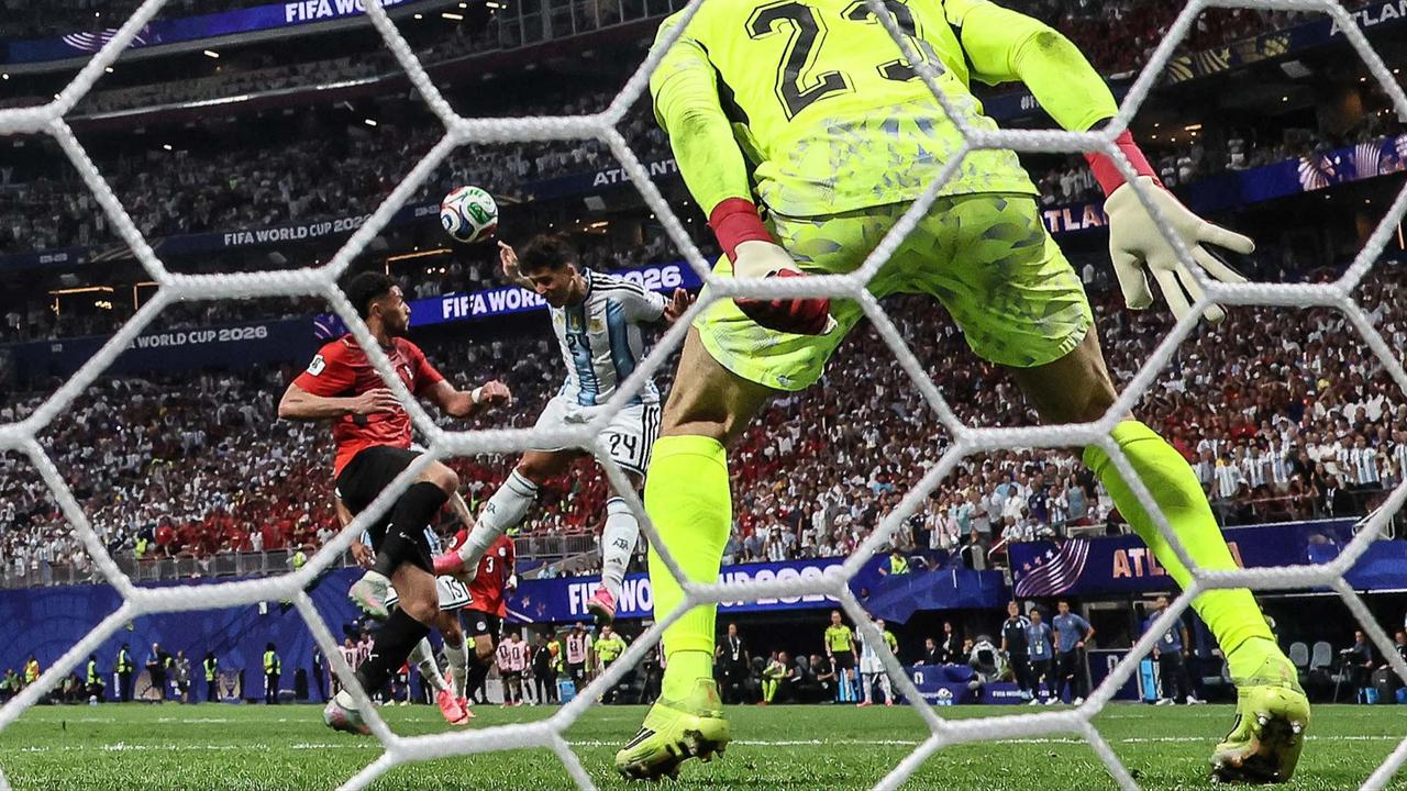 FOTO: Ketinggalan Dua Gol,  Argentina Cetak Remontada Dramatis