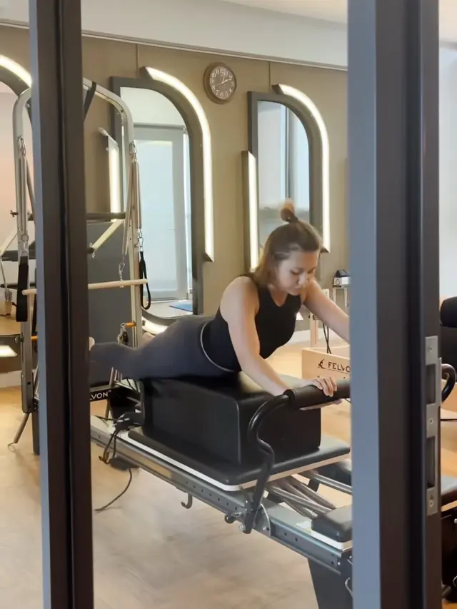 Indah Permatasari Pertama Kali Pilates