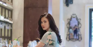 Nita Gunawan menunjukkan pesona cantik dan anggun di usia 31 tahun [instagram/nitagunawan09]