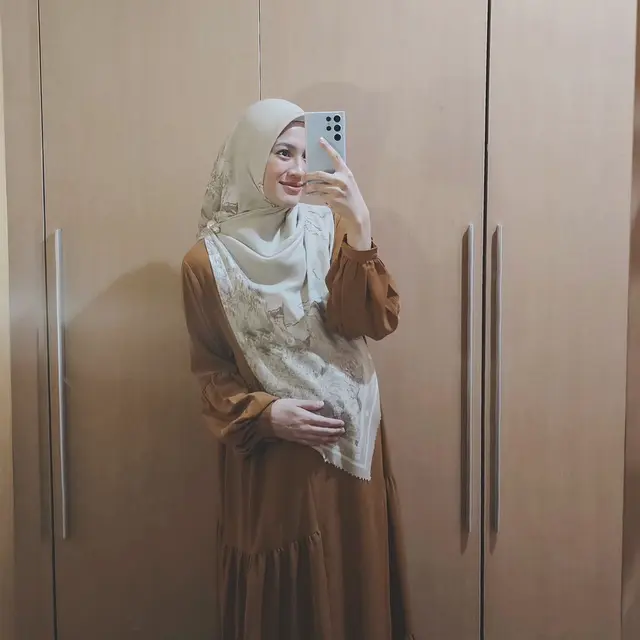 Melahirkan Anak Ketiga, Ini 6 Potret Perjalanan Kehamilan Alyssa Soebandono