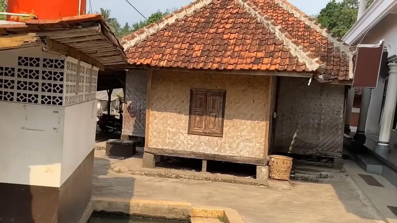 Melihat Masjid Kuno Mama Kandang Sapi di Cianjur yang Tak Hancur Dibom Belanda, Ada Peci Peninggalan Ulama