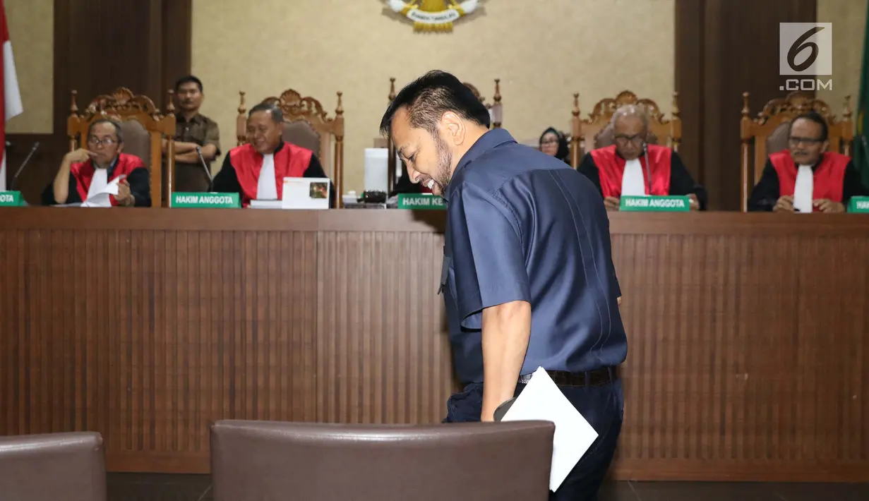 Terpidana korupsi e-KTP, Setya Novanto bersiap menjadi saksi dalam kasus dugaan suap proyek PLTU Riau-1 dengan terdakwa, Sofyan Basir yang juga mantan Dirut PLN di Pengadilan Tipikor, Jakarta, Senin (12/8/2019). Sidang beragendakan mendengar keterangan saksi. (Liputan6.com/Helmi Fithriansyah)
