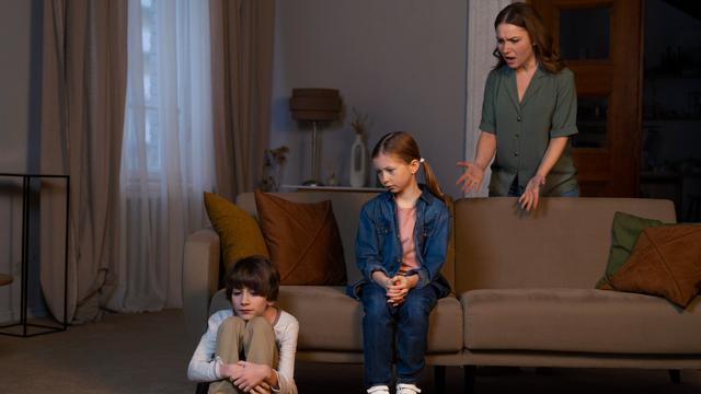 Ilustrasi strict parent