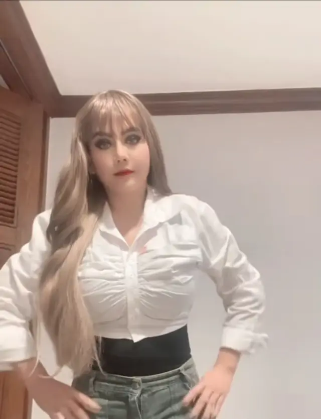 7 Potret terbaru Nita Thalia setelah sembuh dari sakit saraf otak, tampil dengan rambut blonde