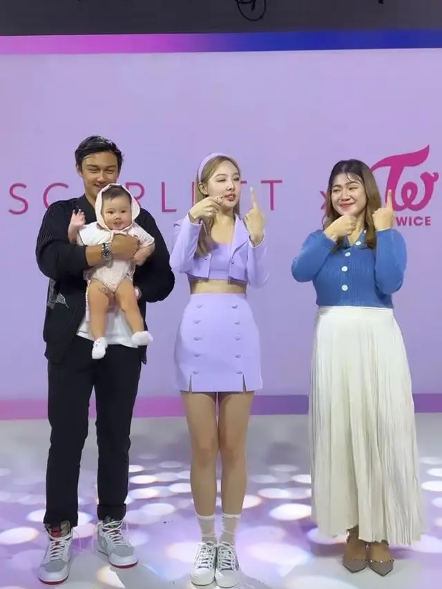 7 Gaya Felicya Angelista Liburan di Korea Selatan, Pakai Hanbok hingga Jadi Cewek Kue Saat Menari Bareng Nayeon TWICE