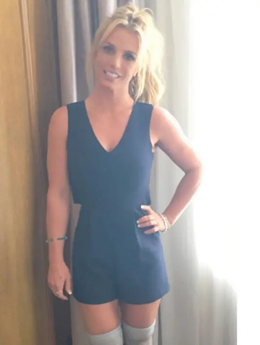 Penyanyi berusia 34 tahun ini kabarnya sudah siap kembali ke dunia rekaman setelah mengeluarkan album ke-9 nya beberapa waktu lalu. Britney pun sudah siap menghadirkan sesuatu yang baru. (Instagram/Britneyspears)