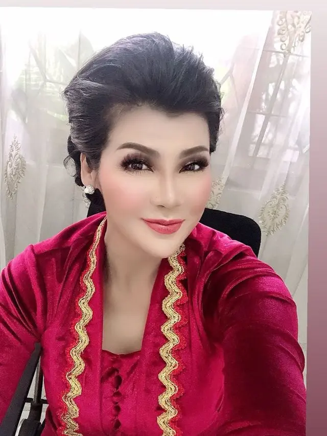 Disebut Mirip Artis, Ini 6 Potret Polwan Netty Rosdiana Siagian yang Viral