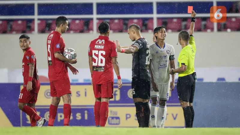 Foto: Telan Kekalahan Perdana, Persija Jakarta Ditumbangkan 10 Pemain Arema FC di BRI Liga 1
