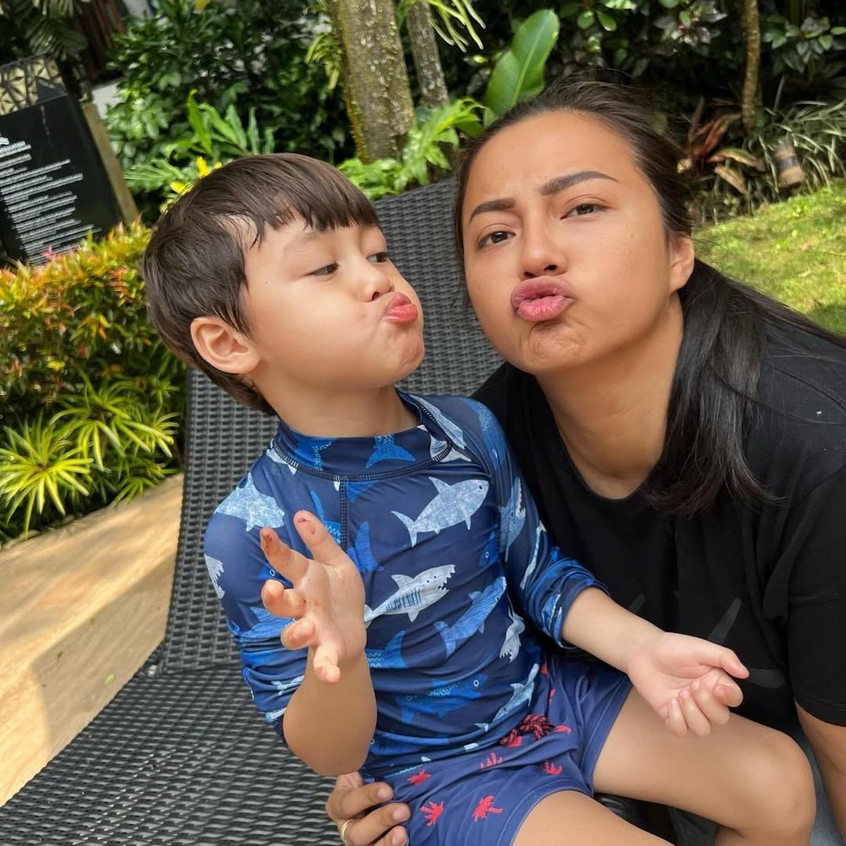 6 Potret Cantik Natural Chelzea Adik Paula Verhoeven Bareng Kiano dan Kenzo, Akhirnya Bisa Bertemu Setelah Sekian Lama