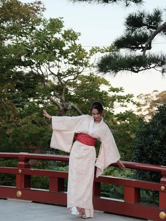 <p>[Instagram/azizahsalsha_]</p>