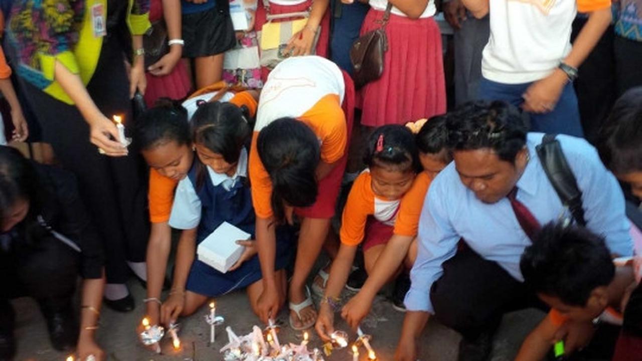 Doa bersama ratusan siswa SD kenang 100 hari kepergian Angeline
