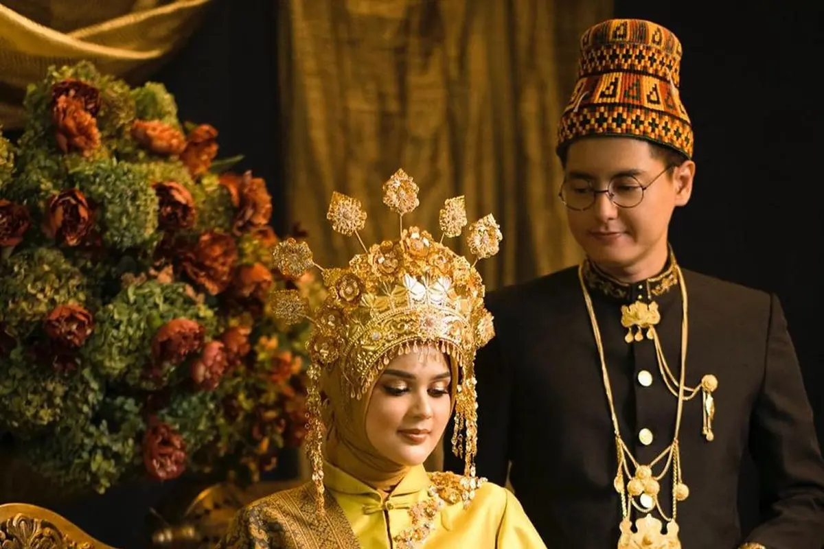 [Fimela] Cut Meyriska dan Roger Danuarta