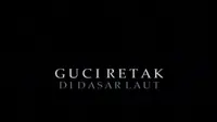 Potret Menembus Batas: Guci Retak di Dasar Laut