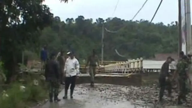 Jembatan Cisolok Ambrol, Jalur Jawa Barat-Banten Putus