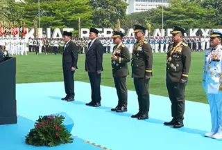 Presiden Prabowo Subianto Anugerahkan Bintang Mahaputra untuk Jamari Chaniago hingga Sjafrie Sjamsoeddin (Tangkapan Layar YouTube Sekretariat Presiden)