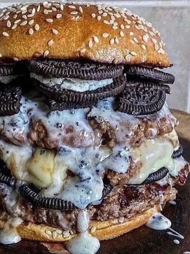 7 Potret Bentuk Burger Absurd, Bikin Bingung Cara Makannya