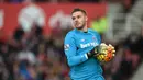 Jack Butland, kiper Inggris berusia 23 tahun ini menjadi pilihan utama Stoke City. Kemampuan Butland dianggap mulai sejajar dengan kiper utama Inggris, Joe Hart. (AFP/Paul Ellis)