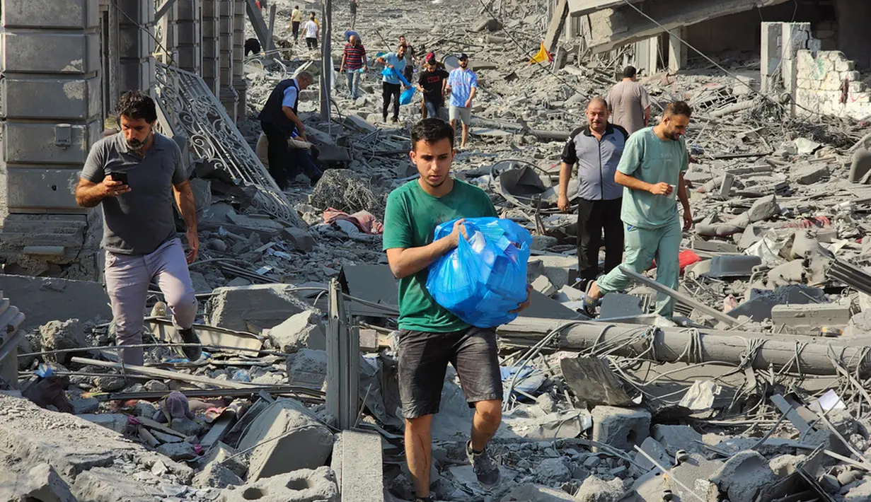 Lebih dari 2.800 warga Palestina meninggal dunia dan jumlah korban diperkirakan akan terus bertambah akibat serangan Israel. (AP Photo/Hassan Eslaiah)