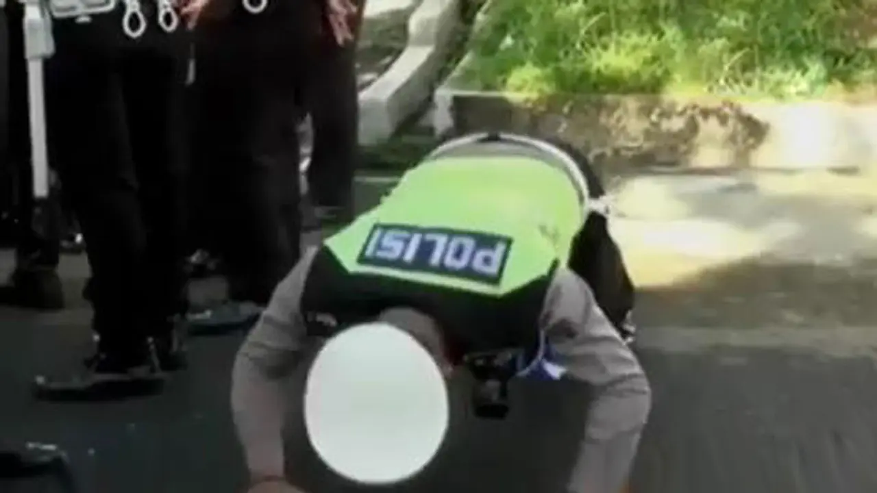 Belasan Polisi Bangka Belitung Kena Tilang hingga Dihukum Push Up