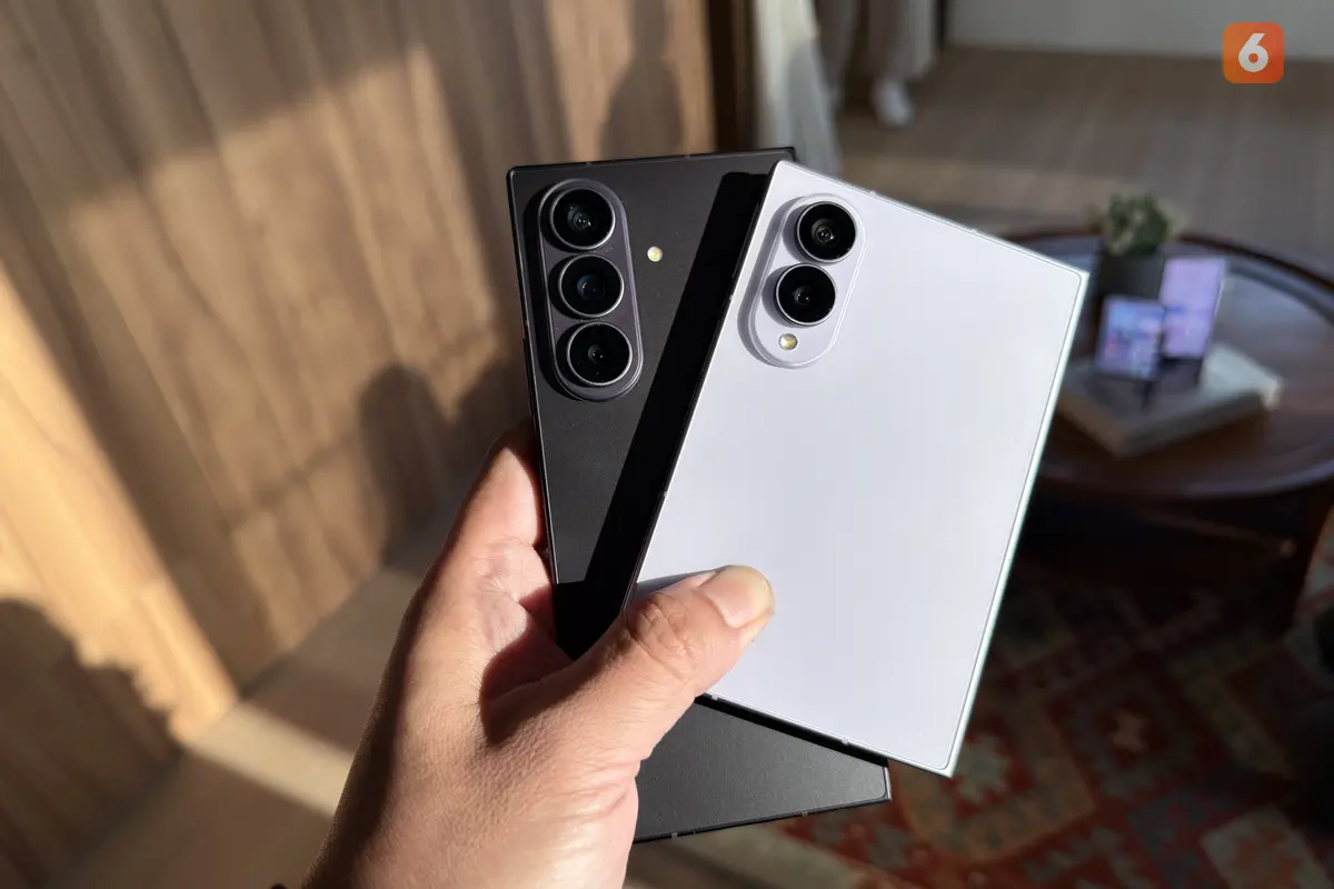 Samsung Galaxy Z Fold8 dan Galaxy Z Fold8 Ultra. Liputan6.com/Iskandar