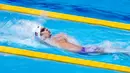 Perenang Rusia, Evgeny Rylov, saat beraksi di nomor gaya punggung pada ajang Kejuaraan Akuatik Eropa di Duna Arena, Budapest, Hungaria, (21/5/2021). (AFP/Tobias Schwarz)