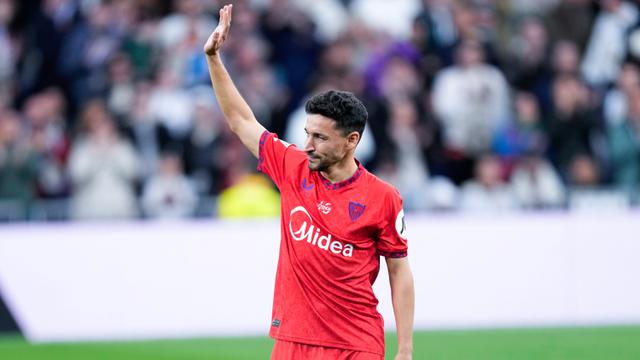 Foto: Tangis Jesus Navas Pecah di Santiago Bernabeu, Real Madrid Beri Penghormatan untuk Sang Legenda Sevilla
